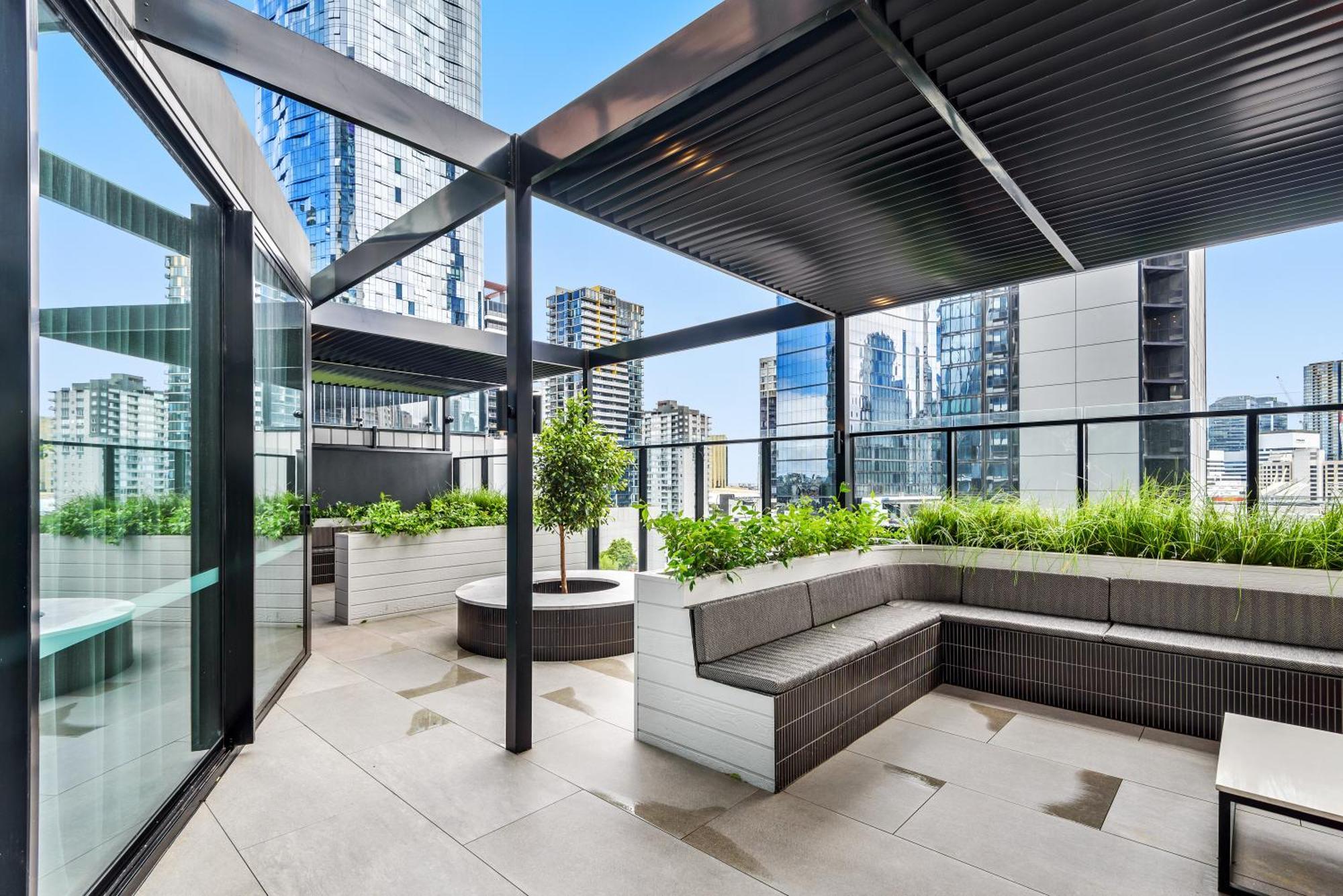 Chic Urban Escape Pool, Gym And City Charm Melburne Exterior foto